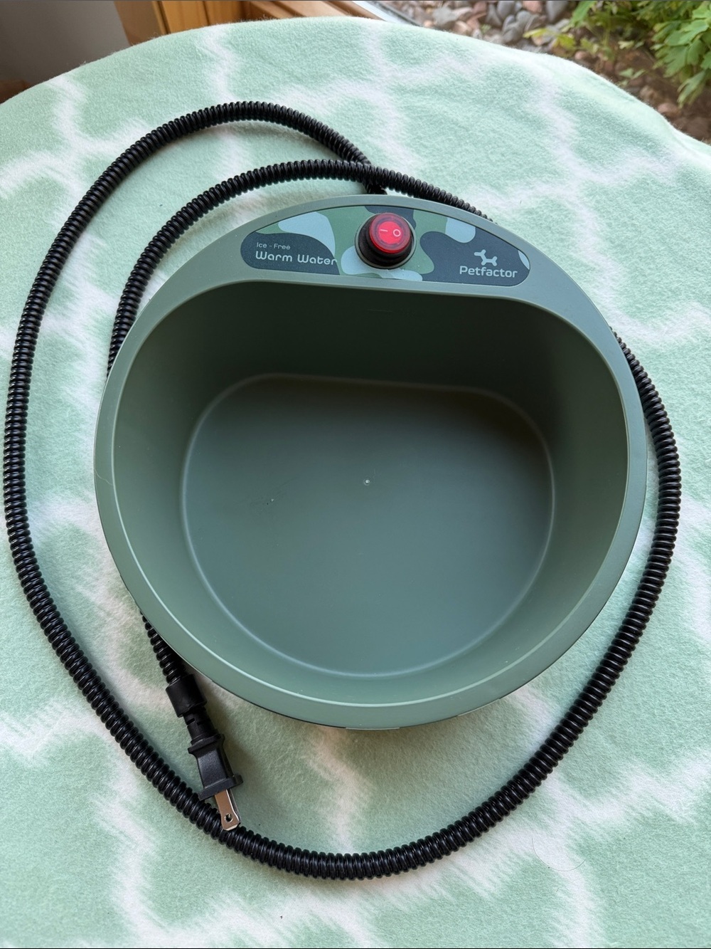 NWOT Petfactor Heated Pet Water Bowl - Olive Green Camo